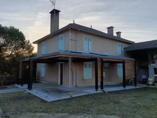 Création et réalisation d'une couverture de terrasse métal et bois à Laas, Orthez, Atelier CS
