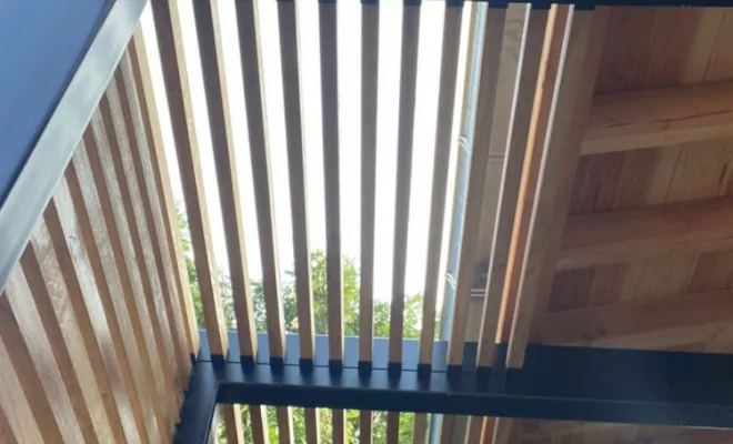 Création et réalisation d'une couverture de terrasse métal et bois à Laas, Orthez, Atelier CS