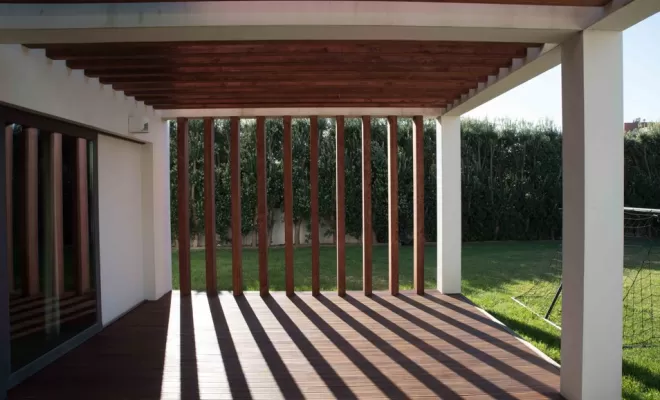 Création d'une terrasse contemporaine et naturelle par maitre d'œuvre à Bayonne