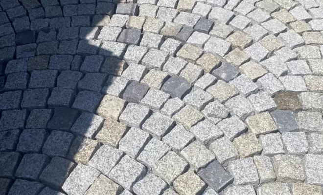 Maître d’œuvre pour aménagement d’allée extérieure en pavé à Navarrenx